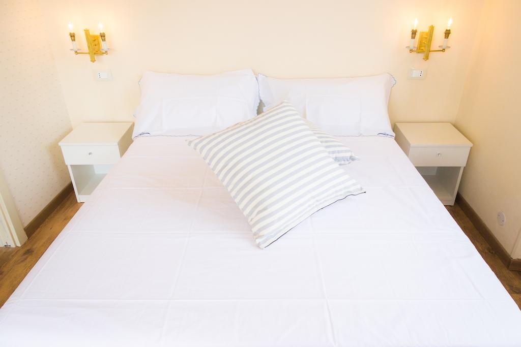 Dal Generale Hotel Moniga del Garda Phòng bức ảnh