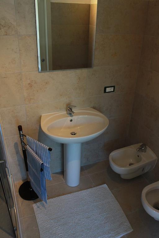 Dal Generale Hotel Moniga del Garda Ngoại thất bức ảnh
