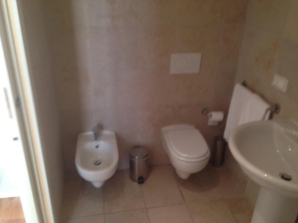Dal Generale Hotel Moniga del Garda Phòng bức ảnh